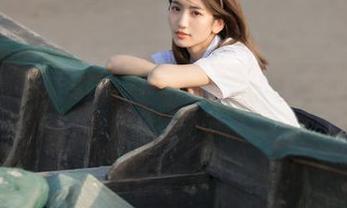 星颜社 - 高清毛衣写真，李柯颖美图带你领略寒冬里的温暖与风情！.txt