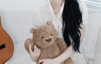 星颜社 - 福利持续，果儿Victoria旗袍魅力写真图片，展现精致生活的独特风采.txt