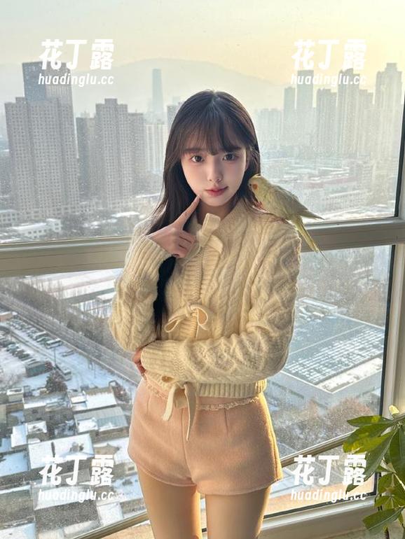 星颜社 - 精彩不容错过！转转Lisa灰丝最新写真作品合集重磅发布.txt