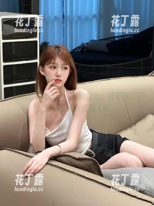 星颜社 - 风景与人文的结合：黄寒娜的户外写真精彩合集.txt