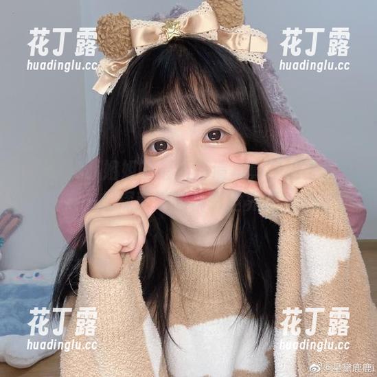 星黛鹿鹿i姐姐的最新高清写真在线上线，快来一起探索她的精彩世界吧！.txt