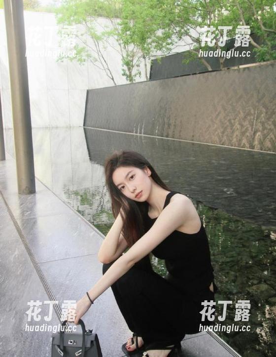 是小逗逗 微密圈 - 不容错过的是小逗逗花嫁主题美图图集,尽显青春与浪漫的灵动.txt