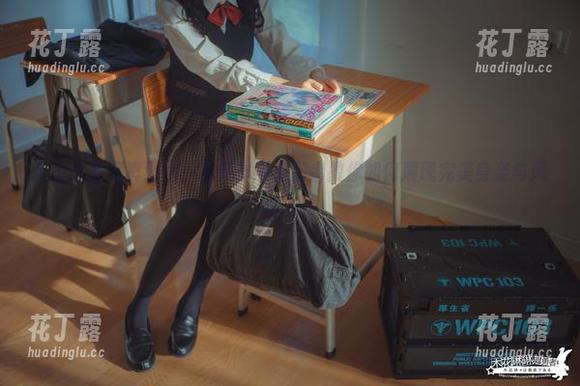 全套长腿写真图包，木花琳琳是勇者教你如何展现完美身姿与风格.txt