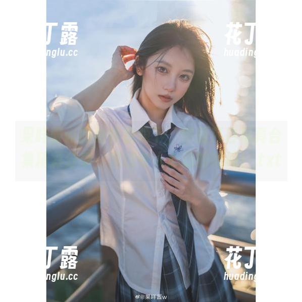 果咩酱w 果咩酱w的独特视角下,伊丽莎白写真合集精彩分享,呈现令人心动的瞬间!.txt