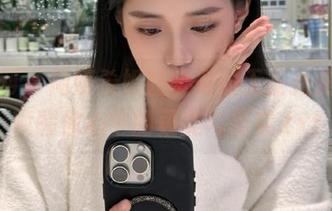 果团网 - 周妍希姐姐带来的无圣光美图，唤醒你心中的柔美与真实.txt