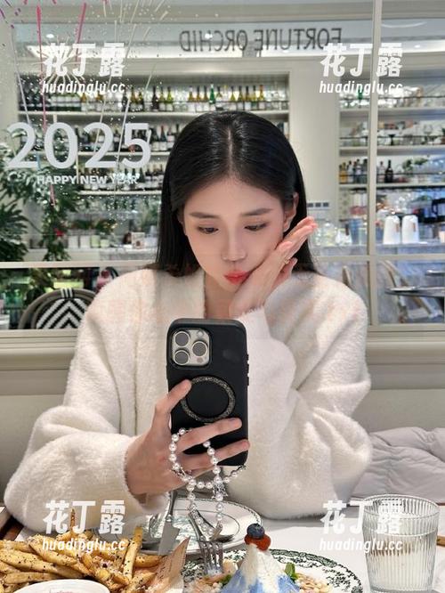 果团网 - 周妍希姐姐带来的无圣光美图，唤醒你心中的柔美与真实.txt
