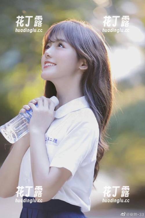 果团网 - 周妍希的泳池绮丽时刻，美图下载轻松拥有，快来体验！.txt