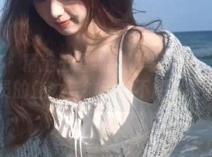 果团网 - 精选王语纯空姐写真集：空中服务员的魅力与绅士的不解之缘.txt