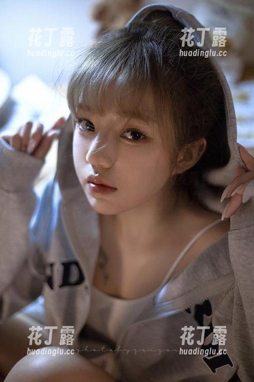 果团网 迷人的背影来了!果团网大秀美背合集图包,带你一同领略完美曲线的魅力。.txt