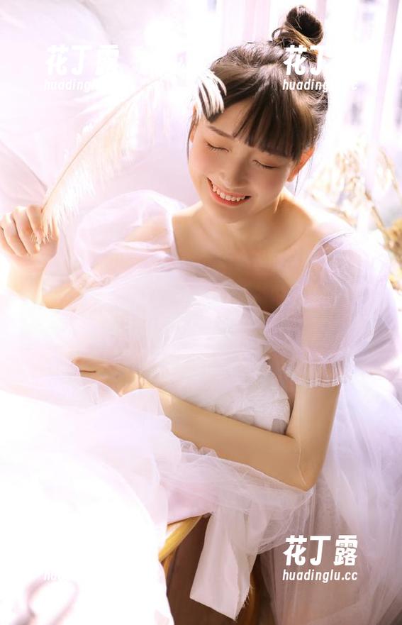 梦丝女神-王娇娇 梦丝女神 - 办公室风格写真作品:王娇娇为你呈现职场的另一种美丽资源.txt
