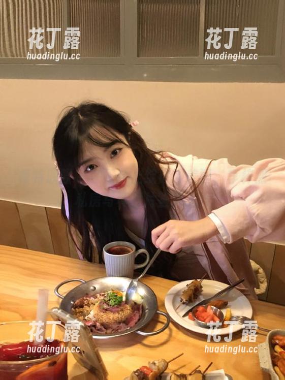 模特联盟-李梓熙 模特联盟 - 在天台上绽放的美丽,李梓熙私房写真图片鉴赏.txt
