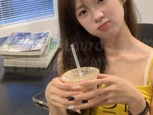 模范学院 - 沉醉于Laura苏雨彤的体操服写真，观看原图感受她的甜美气息！.txt