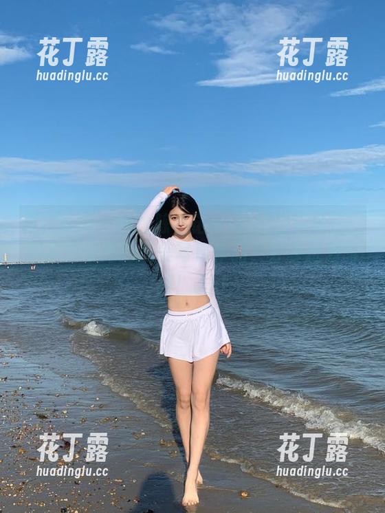 模范学院 - 体验陈小诺Niki的空姐生活：图库收录她的绝美写真作品，分享魅力时刻！.txt