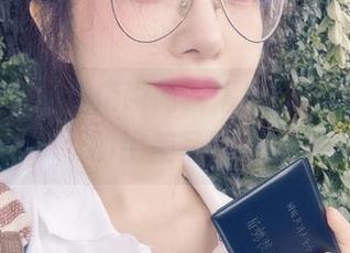 樱晚gigi的柔情瞬间：精选图片展示轻拂下的绝美写照.txt