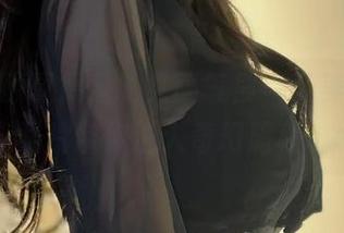 领略清颜真德秀的女巫气质，唯美美图与动人照片带你进入奇幻旅程。.txt