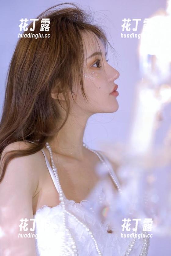 爱美足-妍妍 爱美足 - 妍妍的秘密美图分享:感受她每一拍的灵动与魅力!.txt