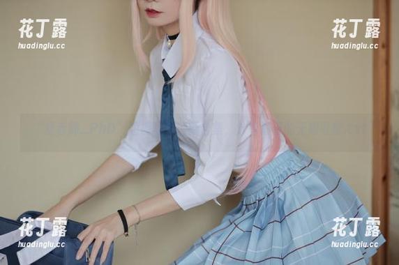“爱老师_PhD”短裤写真清新合集，分享青春的无限可能.txt