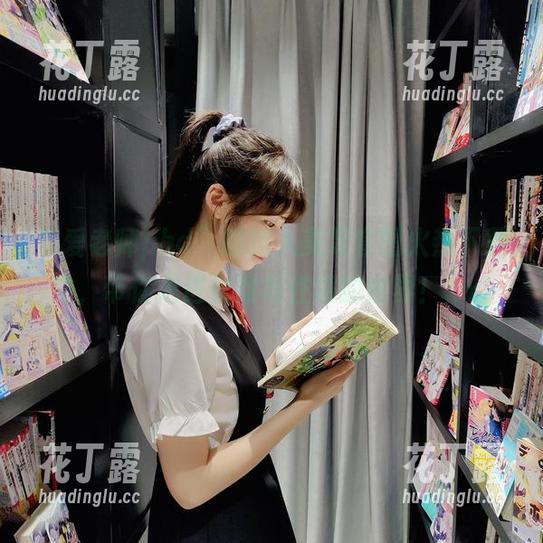 “爱老师phd”的迷人美足套图火热下载中，带你走进优雅与性感的世界！.txt