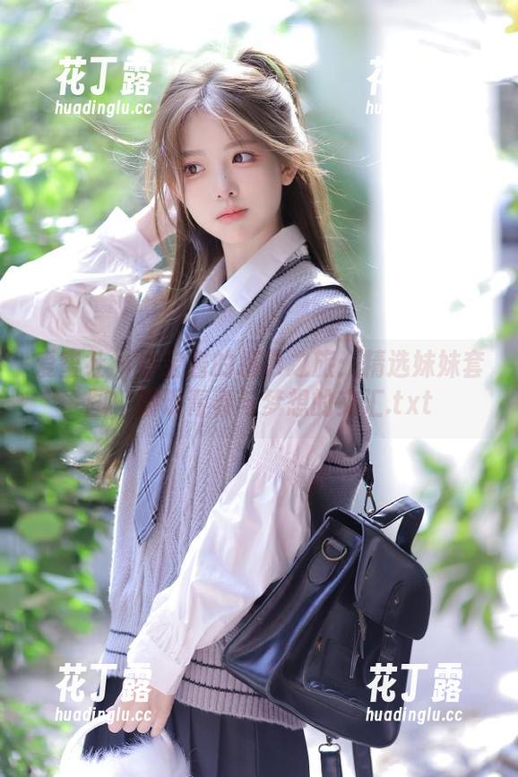 爱蜜社-小宝酱 爱蜜社 - 小宝酱的摄影之旅:精选妹妹套图,展现青春与梦想的交汇.txt