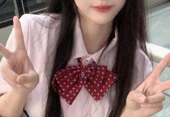 爱蜜社 - 图包欣赏：观看杨晨晨sugar浴缸写真背后隐藏的故事与情绪.txt