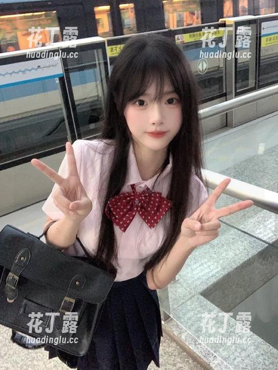 爱蜜社-杨晨晨sugar 爱蜜社 - 图包欣赏:观看杨晨晨sugar浴缸写真背后隐藏的故事与情绪.txt