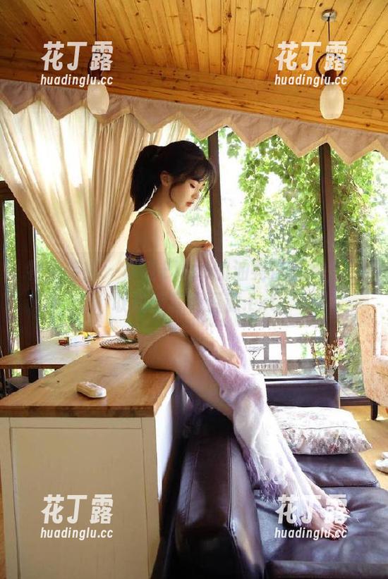 物恋传媒 - 领略Elise的油亮作品集，获取最新写真资源.txt
