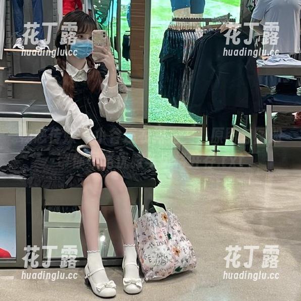 物恋传媒-小谷 物恋传媒 - 小谷连衣裙之美,原图与图册带你领略优雅与风格并存.txt