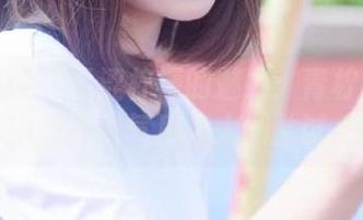 物恋传媒 - 青涩柠檬的魅力：青柠私拍图包中的粉嫩气质与大胆尝试.txt