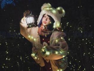 带你领略狐洛洛子的无圣光学妹写真：清纯又迷人.txt