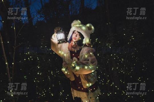 带你领略狐洛洛子的无圣光学妹写真：清纯又迷人.txt