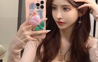 探索王羽杉的棉袜魅力：精美写真集免费下载.txt