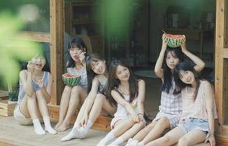 瑞丝馆 - 潮流先锋夏笑笑Summer眼镜：不可错过的原图与图册合集.txt
