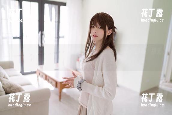 挑战你的视觉神经：“眼酱大魔王w”白色主题美图图集，绝对不容错过的精彩！.txt