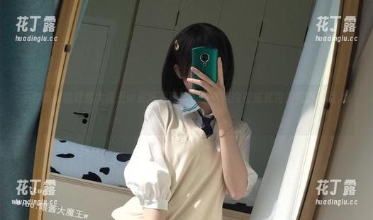 不容错过的眼酱大魔王w最新写真集，小恶魔内衣成就完美视听体验.txt