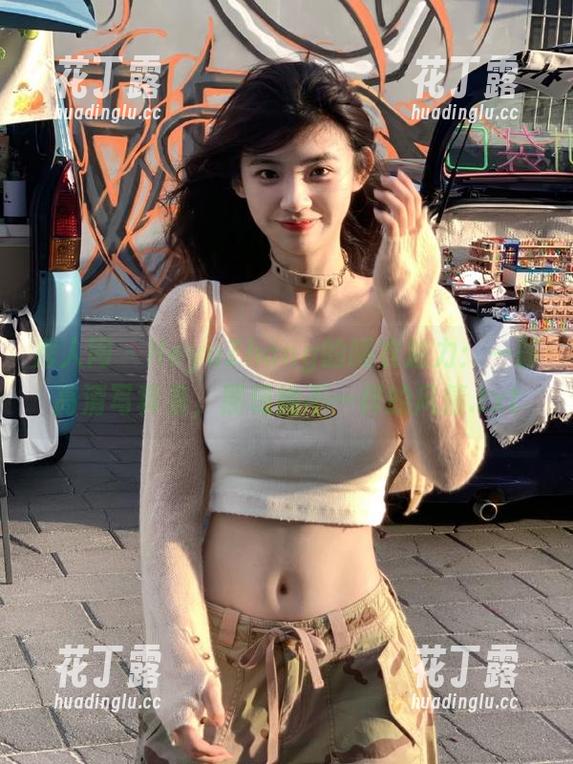 秀人网-HeyuZhang 秀人网 - HeyuZhang的睡衣魅力:一部高清写真集,展现她不一样的风情.txt