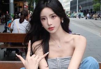 秀人网 - 观看Olivia童安琪的白丝图包，揭秘她在写真背后的创作理念.txt