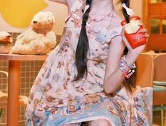 秀人网 - 笑傲瑜伽界！最新佘贝拉bella瑜伽图片展示她如何将‘扭曲’和‘优雅’完美融合！.txt