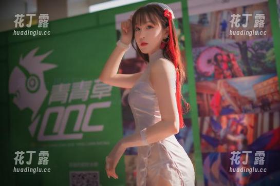 秀人网-周慕汐baby 秀人网 - 摄影师眼中的周慕汐baby:她的少女写真与照片展现别样的魅力.txt