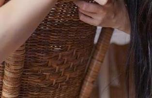 秀人网 - 玩转夏日：团团子_una的私房泳衣写真带你领略个性魅力.txt