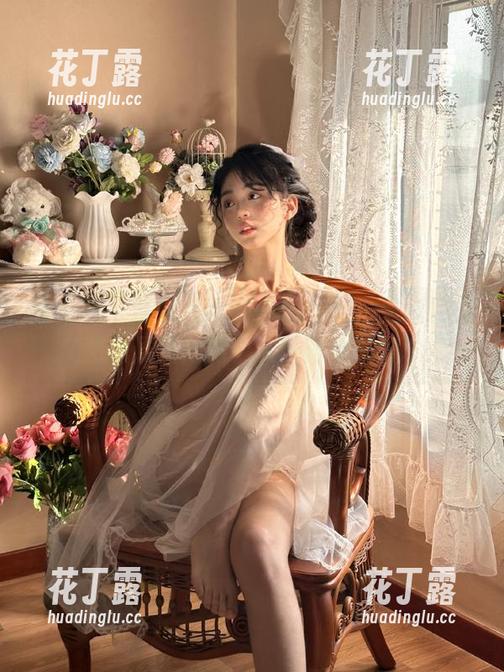 秀人网-安然anran 秀人网 - 精彩呈现!安然anran黑丝最新美图,展现她的个人风格与魅力.txt