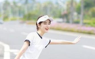 秀人网 - 与宋愉愉共舞在旗袍的华丽瞬间，收藏每一张美图和壁纸.txt
