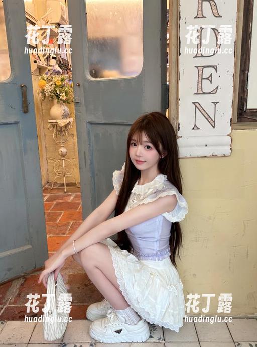 秀人网-容容容Alice 秀人网 - 深情凝视:容容容Alice天使写真合集,高清画面带来的视觉盛宴.txt