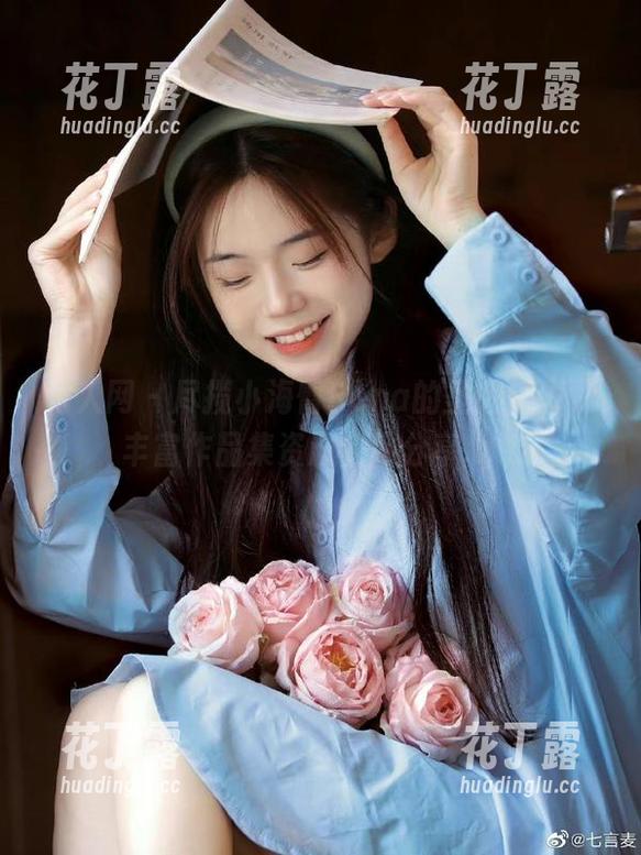 秀人网-小海臀Rena 秀人网 - 尽揽小海臀Rena的圣诞魅力,丰富作品集资源全网分享.txt