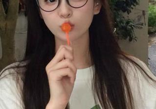 秀人网 - 透视小蛮妖_honey：探索她写真作品中的透明艺术之美.txt