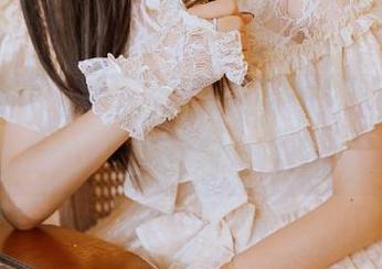 秀人网 - 黑色是小雨baby的最爱：带你探索她的经典图片资源合集！.txt
