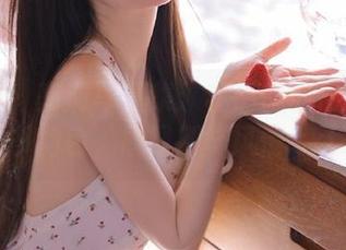 秀人网 - 高清写真集：林悠悠倾情演绎秘书角色，展现别样风情.txt