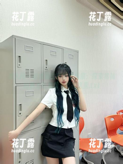 秀人网-水水姐 秀人网 - 水水姐的在线作品展:探索棉袜的魅力与温暖,尽在这里.txt