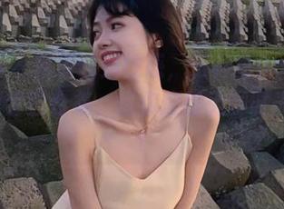秀人网 - 从清纯到性感，王梓童Doirs红裙写真套图合集，陪你度过无聊时光！.txt