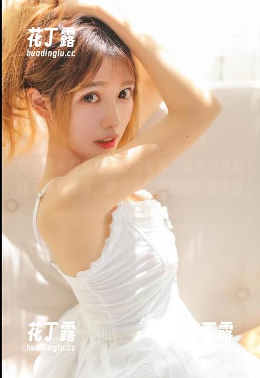 秀人网 - 程程程的厨娘写真，鲜美作品展现美味与优雅，快来下载拥抱这份视觉盛宴！.txt