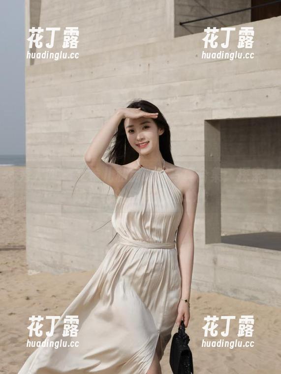 秀人网-艾希儿 秀人网 - 艾希儿私房眼镜写真合集:探索她独特的时尚风格.txt